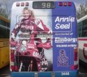 annieseelonthebus.jpg