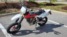 husky_SuperMoto.jpg